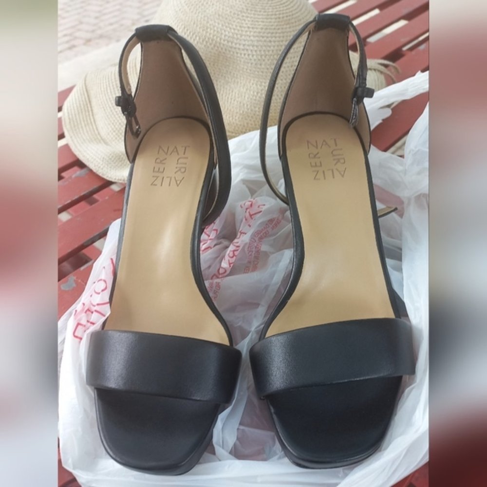 Naturalizer Joy Dress Ankle Strap Sandals Size 7 Black Leather Block Heel